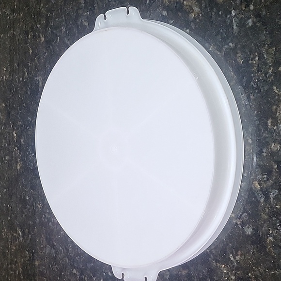 Tupperware Party Susan White Divided Serving Tray with Lid - Picture 4 of 7